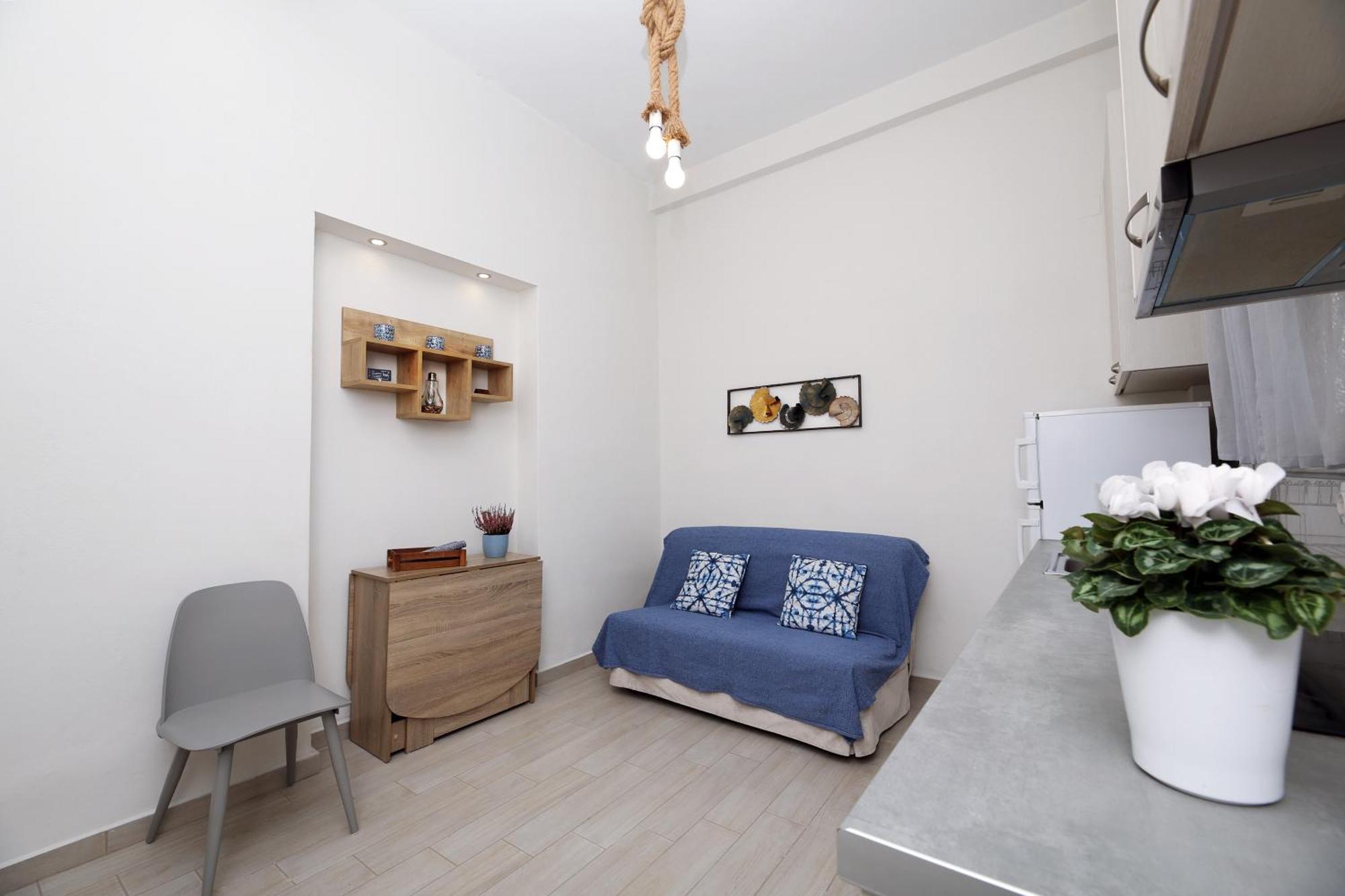 Katie's Blue House Apartment *